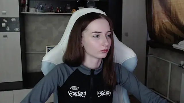 Cutti Crystal online show from 11-04-25, 02:59