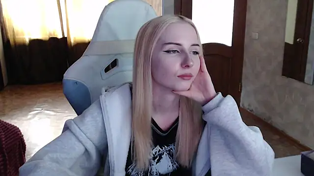 Cutti Crystal online show from 04-10-26, 09:27