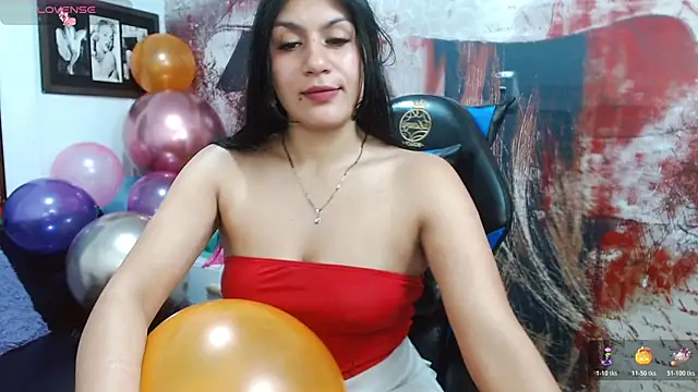 gigi gilt  online show from 04-26-26, 04:26