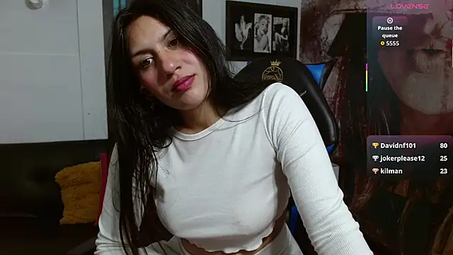 gigi gilt  online show from 10-05-25, 04:20