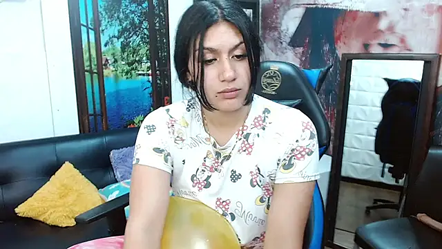 gigi gilt  online show from 04-05-26, 04:57