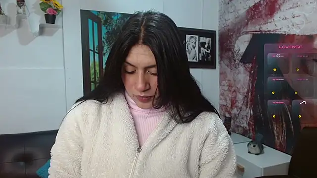 gigi gilt  online show from 11-09-25, 04:05