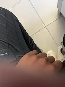 Snapshot of kamo012000 chatting on 03-07-26, 08:43 kamo012000 online show from 03-07-26, 08:43