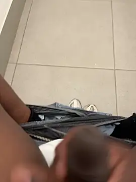 Snapshot of kamo012000 chatting on 09-22-25, 09:26 kamo012000 online show from 09-22-25, 09:26