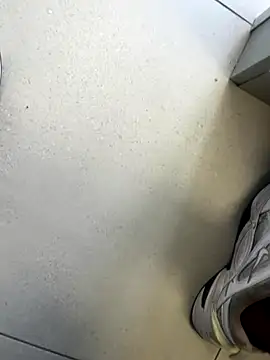 Snapshot of kamo012000 chatting on 11-18-25, 10:40 kamo012000 online show from 11-18-25, 10:40