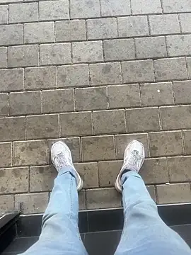 Snapshot of kamo012000 chatting on 09-23-25, 10:33 kamo012000 online show from 09-23-25, 10:33