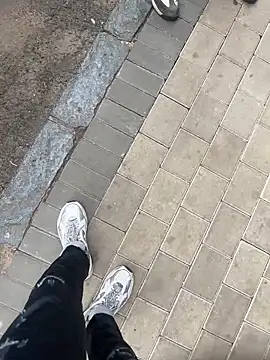 Snapshot of kamo012000 chatting on 12-01-25, 01:45 kamo012000 online show from 12-01-25, 01:45