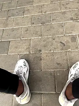 Snapshot of kamo012000 chatting on 09-09-25, 09:30 kamo012000 online show from 09-09-25, 09:30