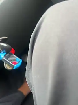 Snapshot of kamo012000 chatting on 11-24-25, 05:18 kamo012000 online show from 11-24-25, 05:18