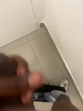 Snapshot of kamo012000 chatting on 11-12-25, 02:21 kamo012000 online show from 11-12-25, 02:21