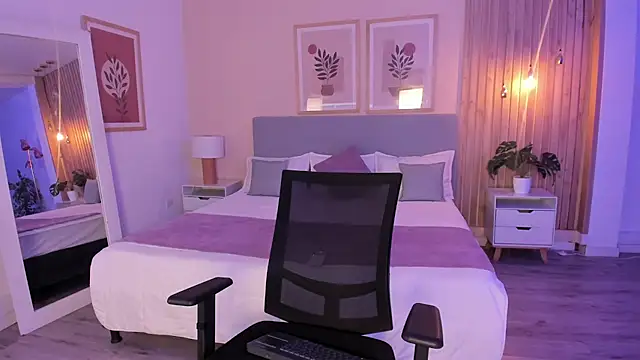 AuroraEvanss online show from 05-22-26, 10:08
