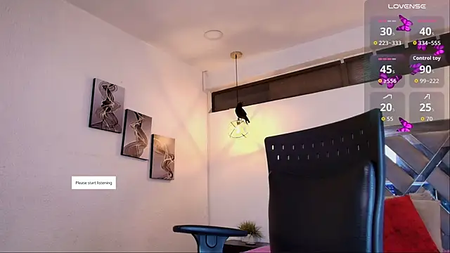 Snapshot of Rossi_ss1 chatting on 10-21-25, 03:39 Rossi ss1 online show from 10-21-25, 03:39