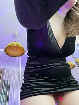 CrazyPinky online show from 02-05-25, 11:55
