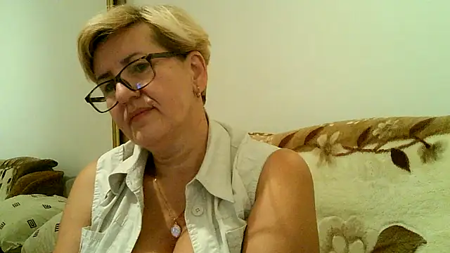 Dana4921 online show from 10-19-25, 03:48