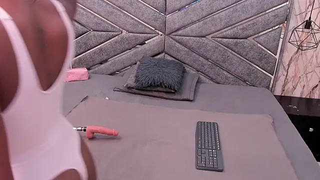 SASHA BROWNIE   online show from 01-10-26, 07:31