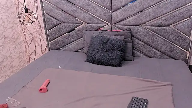 SASHA BROWNIE   online show from 03-24-26, 07:25