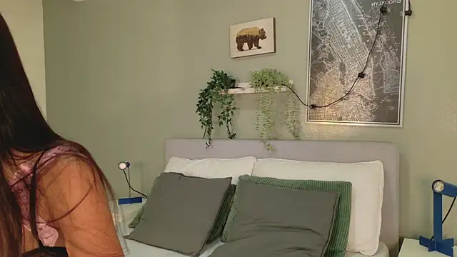 Taylorsmitth  online show from 10-21-25, 11:53