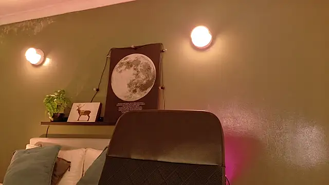 Taylorsmitth  online show from 10-28-25, 11:42