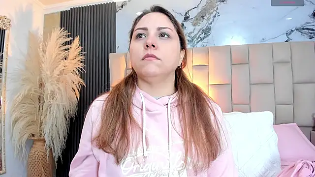 cloesummerr  online show from 03-07-26, 12:32