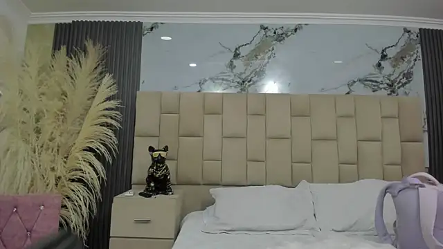 cloesummerr  online show from 02-17-26, 12:24