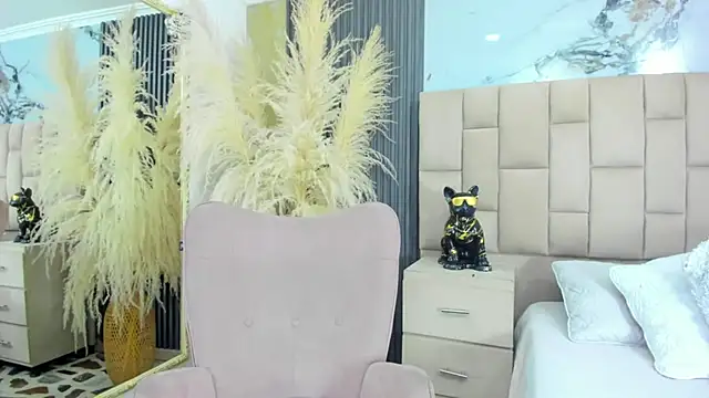 cloesummerr  online show from 02-15-26, 12:48