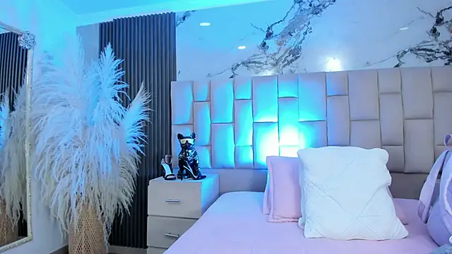 cloesummerr  online show from 03-19-26, 12:38