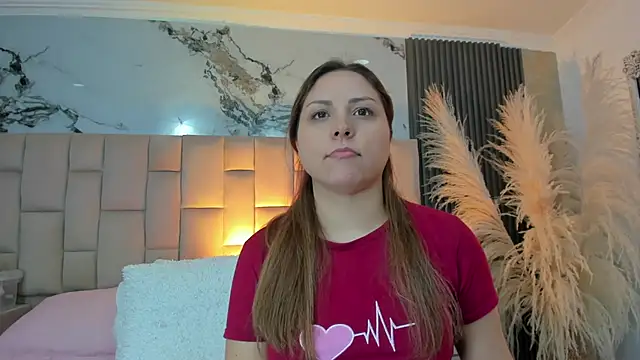 cloesummerr  online show from 03-04-26, 12:35