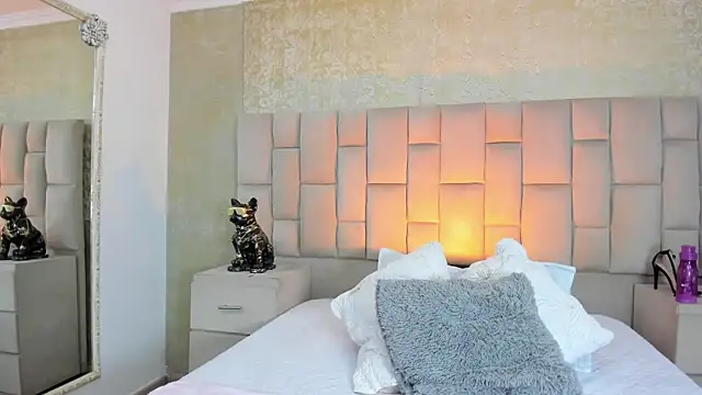 cloesummerr  online show from 11-28-25, 02:06