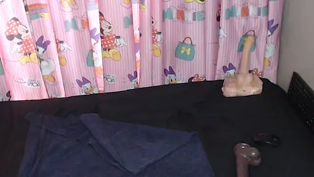 Snapshot of TrishahXo chatting on 04-17-26, 06:05 TrishahXo online show from 04-17-26, 06:05