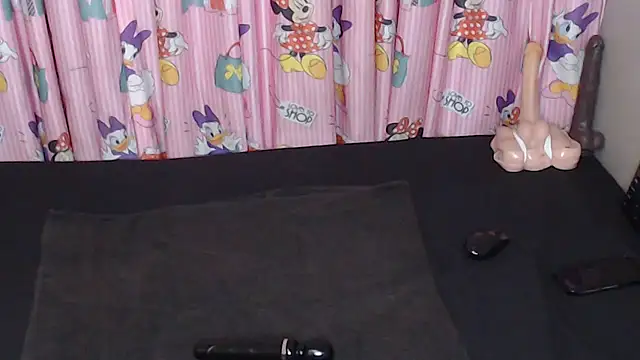 TrishahXo online show from 06-23-26, 07:23