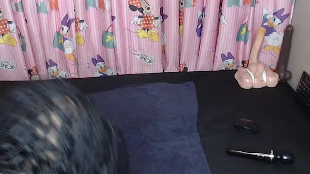 TrishahXo online show from 06-19-26, 07:52