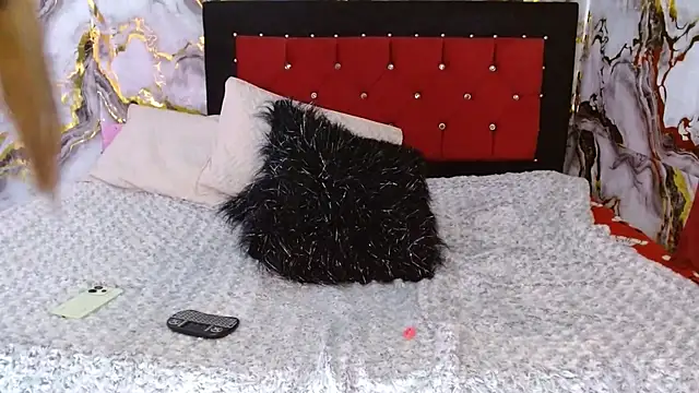 scarlethcooper99 online show from 04-07-26, 10:22