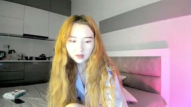 Snapshot of Clarity_Yumi chatting on 10-06-25, 02:57 Clarity Yumi online show from 10-06-25, 02:57