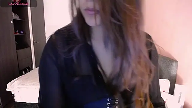 Mia 1120 online show from 12-17-25, 07:19