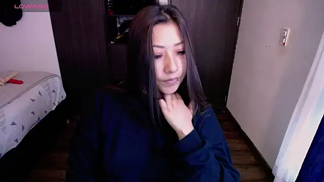 Mia 1120 online show from 05-13-26, 02:35