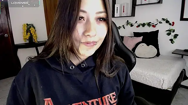 Mia 1120 online show from 11-14-25, 10:02