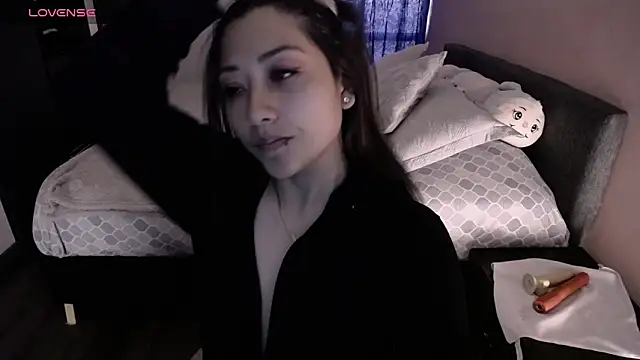 Mia 1120 online show from 04-25-26, 06:05