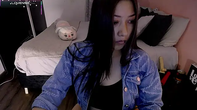 Mia 1120 online show from 07-14-26, 06:58