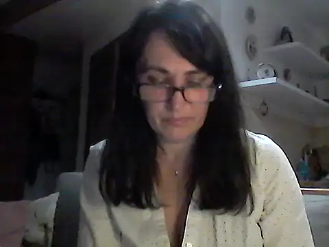 Elena48324 online show from 05-04-26, 06:00