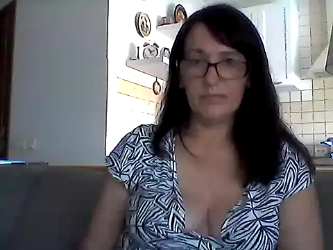Elena48324 online show from 06-27-26, 10:54