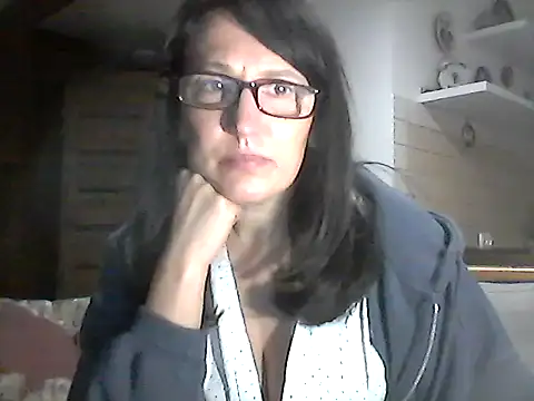 Elena48324 online show from 03-12-26, 06:34