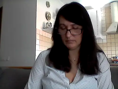 Elena48324 online show from 06-07-26, 10:53