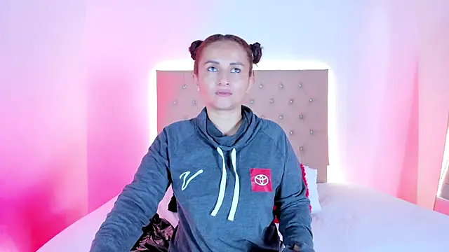 Zafiro  Brown online show from 10-25-25, 11:42