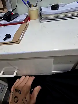 Snapshot of Saraiva2002 chatting on 12-19-25, 02:30 Saraiva2002 online show from 12-19-25, 02:30