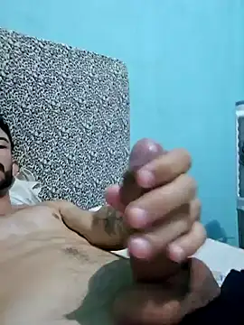 Snapshot of Saraiva2002 chatting on 10-13-25, 10:39 Saraiva2002 online show from 10-13-25, 10:39