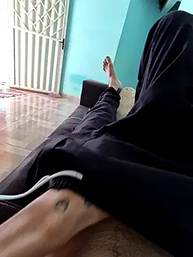 Snapshot of Saraiva2002 chatting on 02-19-26, 10:45 Saraiva2002 online show from 02-19-26, 10:45