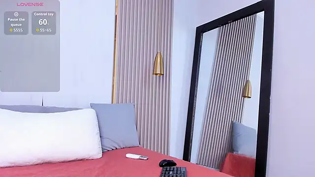 Skylar Smith  online show from 10-29-25, 12:37