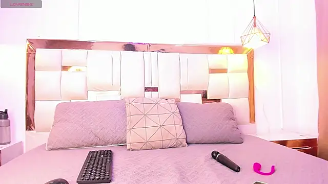 Skylar Smith  online show from 02-25-26, 12:49