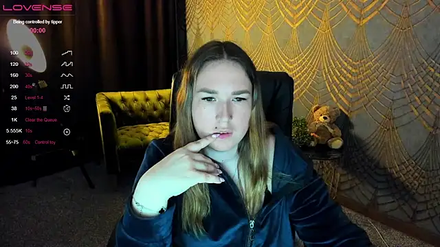 Sofii darling online show from 04-19-26, 04:41