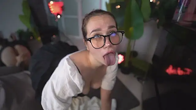 heylixie   online show from 02-15-26, 06:25